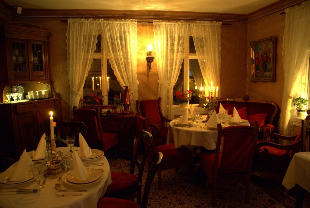 Paulsens Hotel Lyngdal Exterior photo