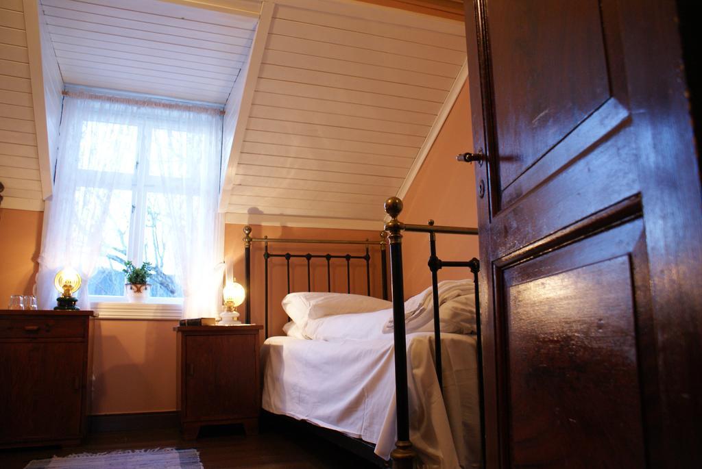 Paulsens Hotel Lyngdal Exterior photo