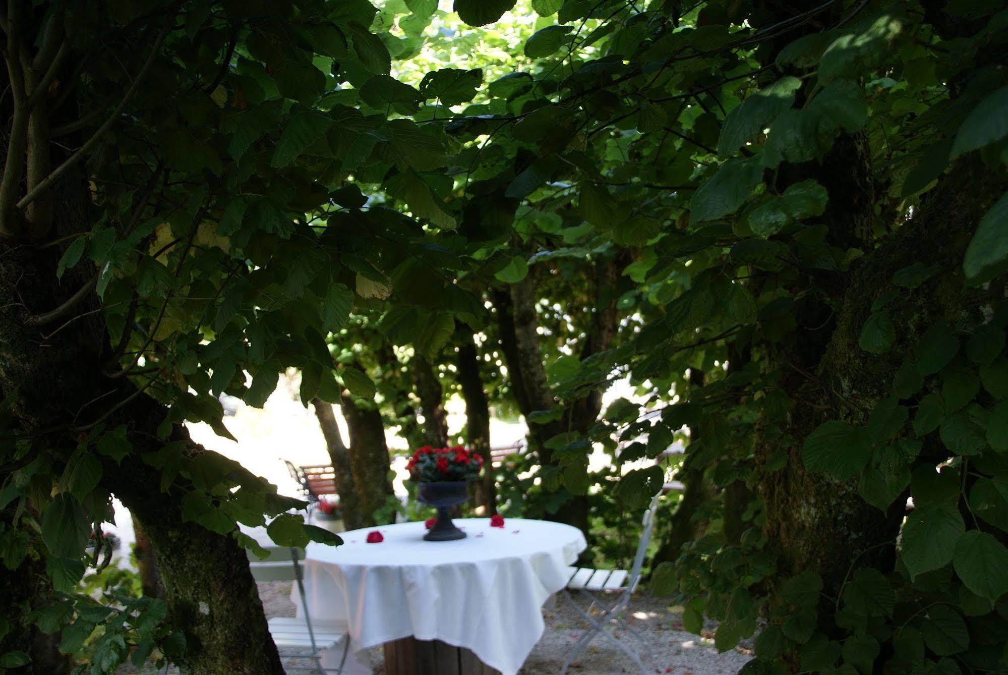 Paulsens Hotel Lyngdal Exterior photo